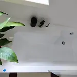 Urokliwy Azyl W Miescie: Komfort I Spokoj, Projektor I Hi-fi, 6 Minut Kolejka Do Centrum. *