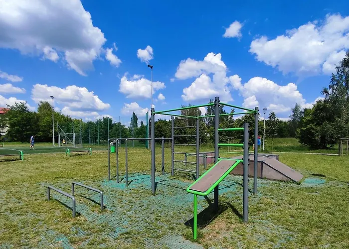 Urokliwy Azyl W Mieście: Komfort I Spokój, Projektor I Hi-fi, 6 Minut Kolejką Do Centrum. Apartament *