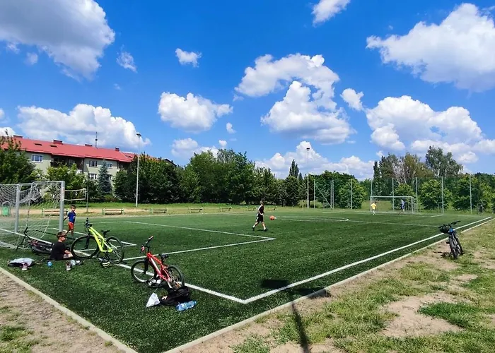 Urokliwy Azyl W Mieście: Komfort I Spokój, Projektor I Hi-fi, 6 Minut Kolejką Do Centrum. * Poznań