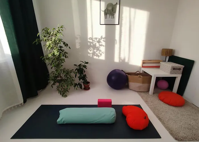 Urokliwy Azyl W Mieście: Komfort I Spokój, Projektor I Hi-fi, 6 Minut Kolejką Do Centrum. *