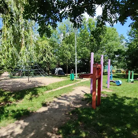 Urokliwy Azyl W Miescie: Komfort I Spokoj, Projektor I Hi-fi, 6 Minut Kolejka Do Centrum. Apartmán *