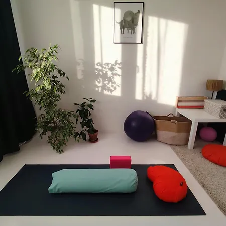 Urokliwy Azyl W Mieście: Komfort I Spokój, Projektor I Hi-fi, 6 Minut Kolejką Do Centrum. *