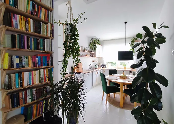 Urokliwy Azyl W Miescie: Komfort I Spokoj, Projektor I Hi-fi, 6 Minut Kolejka Do Centrum. Apartment Poznan