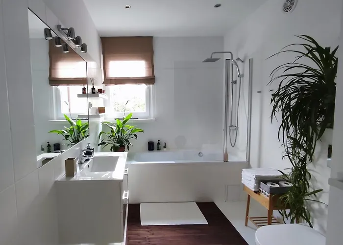 Urokliwy Azyl W Miescie: Komfort I Spokoj, Projektor I Hi-fi, 6 Minut Kolejka Do Centrum. Poznan